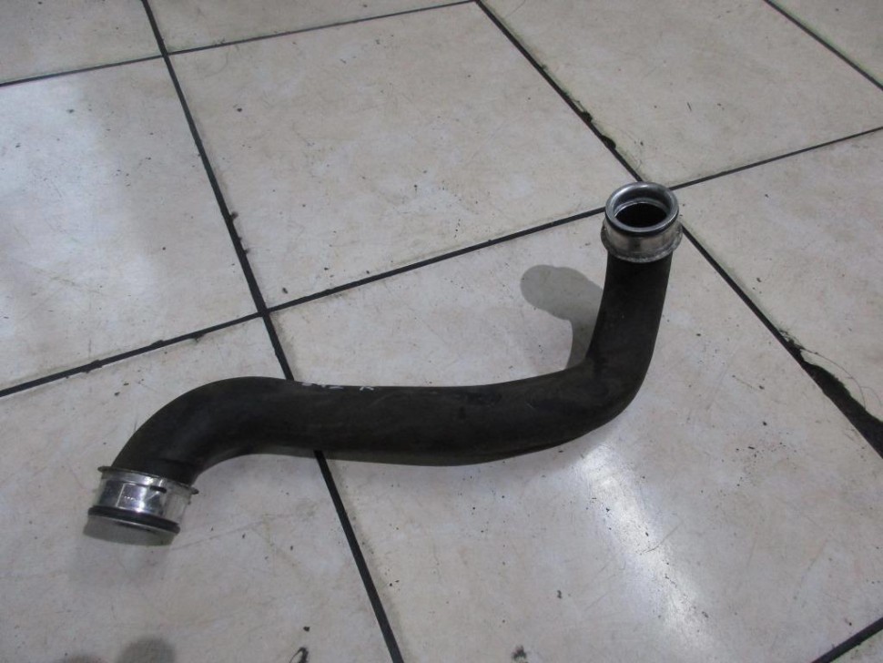 Патрубок радиатора MERCEDES-BENZ E-класс W211/S211 рестайлинг (2006 - 2009) фото 1 — Разборка Мерседес