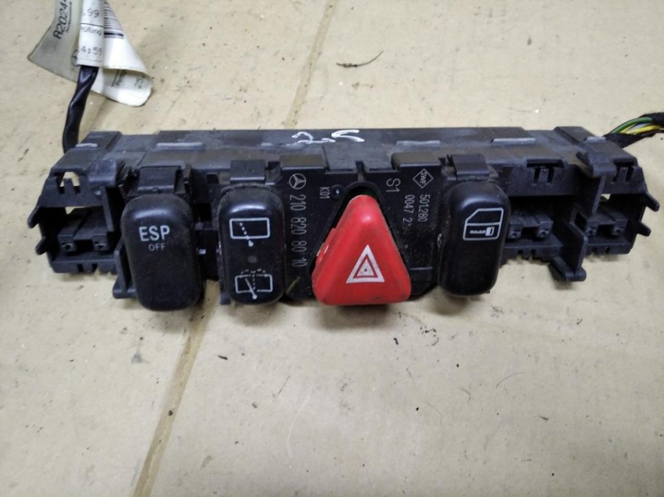 Блок кнопок MERCEDES-BENZ C-class w202 фото 1 — Разборка Мерседес