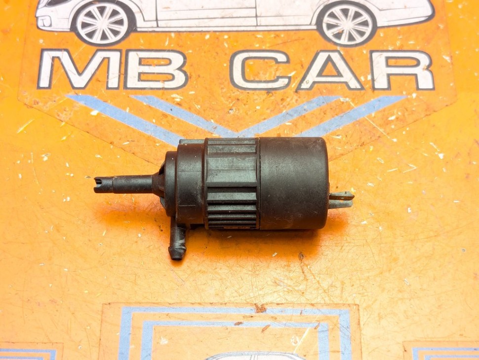 Насос омывателей MERCEDES-BENZ V-класс W638/W639 (1996 - 2003) V 220 2.1 D AT (122 л.с.) фото 1 &mdash; Разборка Мерседес