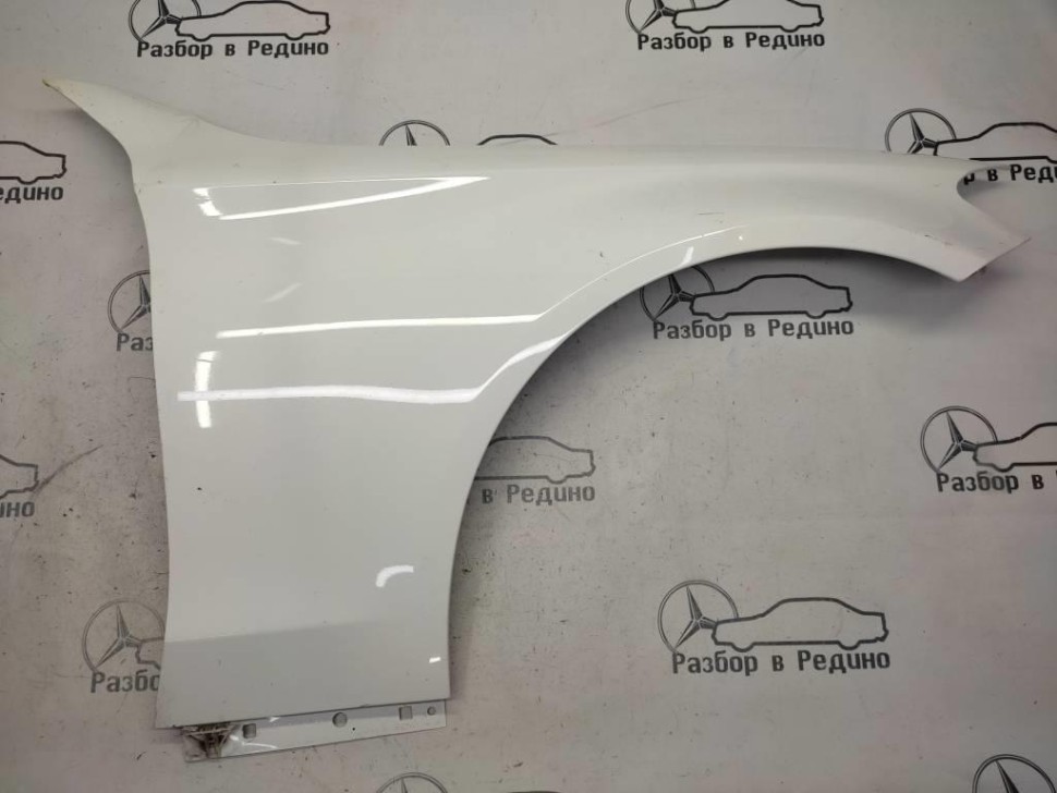 Крыло переднее правое MERCEDES-BENZ C-класс W205/S205/C205/A205 (2014 - 2018) фото 1 — Разборка Мерседес