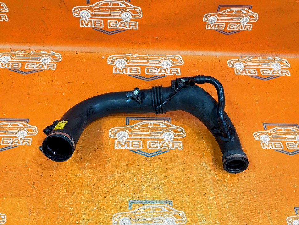 Патрубок воздушный MERCEDES-BENZ C-класс W204/S204 (2006 - 2011) фото 1 — Разборка Мерседес