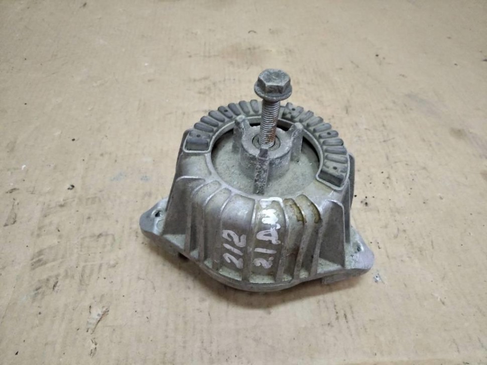 Опора двигателя MERCEDES-BENZ E-класс W212/S212/C207/A207 рестайлинг (2013 - 2016) фото 1 — Разборка Мерседес