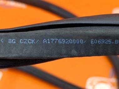 Уплотнитель дверного проема ( на кузове ) MERCEDES-BENZ A-класс W177 (2018 - 2023) — Разборка Мерседес