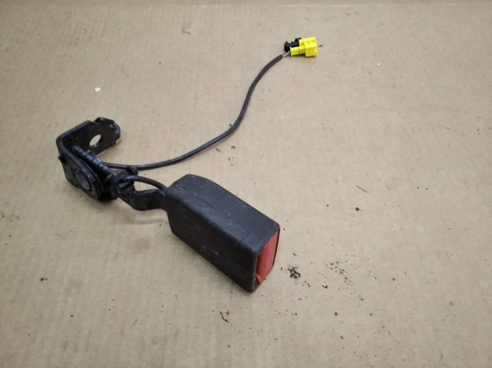 Замок ремня безопасности MERCEDES-BENZ GLE-класс AMG W166 (2015 - 2019) фото 1 — Разборка Мерседес