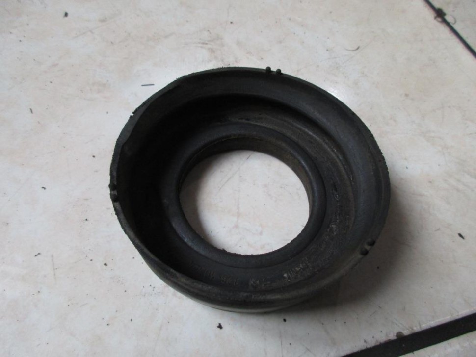 Опора задней пружины MERCEDES-BENZ W124 W124/S124/C124/A124 (1984 - 1993) фото 1 — Разборка Мерседес