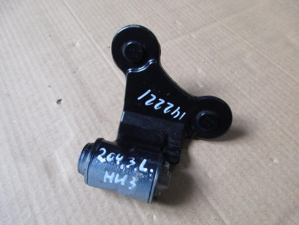 Петля двери MERCEDES-BENZ C-класс W204/S204 (2006 - 2011) фото 1 — Разборка Мерседес