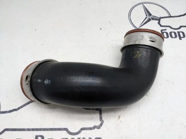 Патрубок интеркулера MERCEDES-BENZ C-класс W203/S203/CL203 (2000 - 2004) — Разборка Мерседес