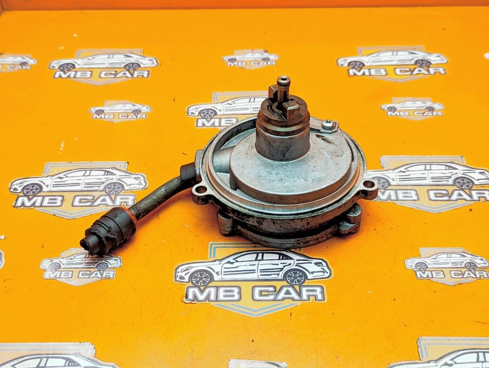 Насос вакуумный MERCEDES-BENZ A-класс W168 рестайлинг (2001 - 2004) фото 1 — Разборка Мерседес