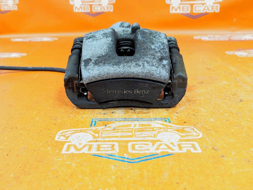 Суппорт передний левый MERCEDES-BENZ C-класс W204/S204 (2006 - 2011) фото 1 — Разборка Мерседес