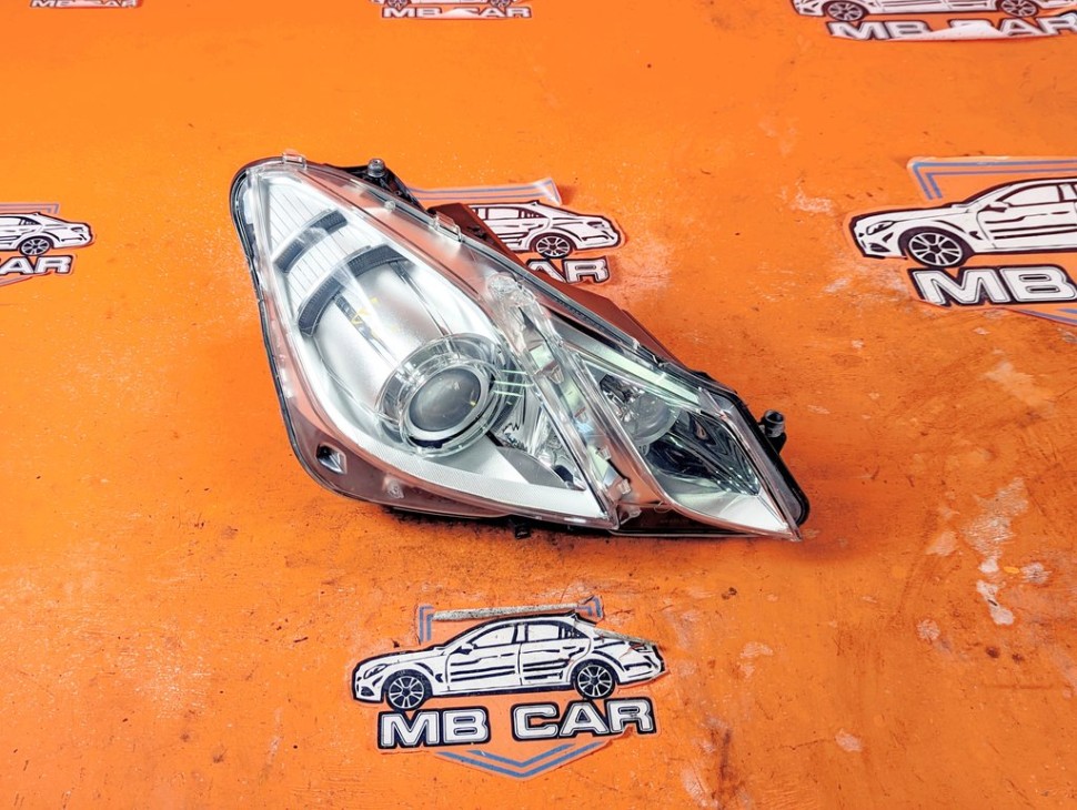 Фара правая MERCEDES-BENZ E-класс W212/S212/C207/A207 (2009 - 2013) фото 1 &mdash; Разборка Мерседес
