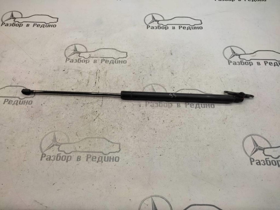 Амортизатор крышки багажника MERCEDES-BENZ Vito W638 (1996 - 2003) фото 1 — Разборка Мерседес