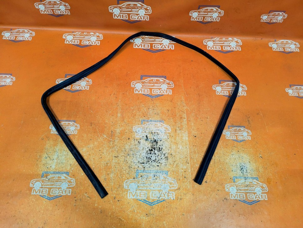 Уплотнитель моторного отсека MERCEDES-BENZ E-класс W211/S211 (2002 - 2006) фото 1 — Разборка Мерседес