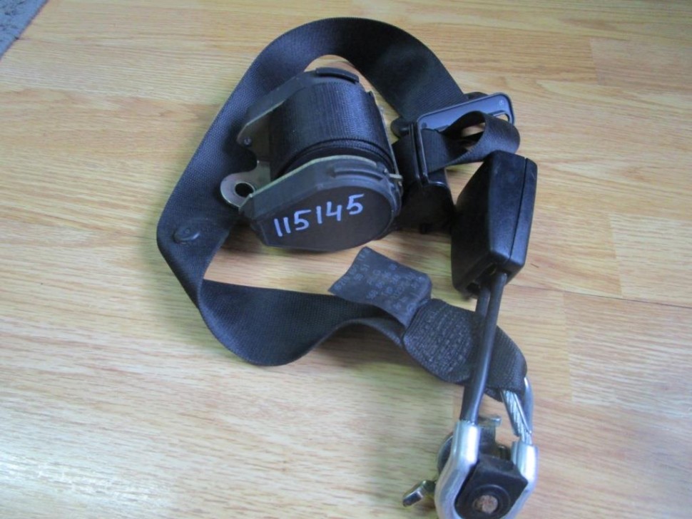 Ремень безопасности задний центральный MERCEDES-BENZ E-класс W210/S210 (1995 - 1999) фото 1 — Разборка Мерседес