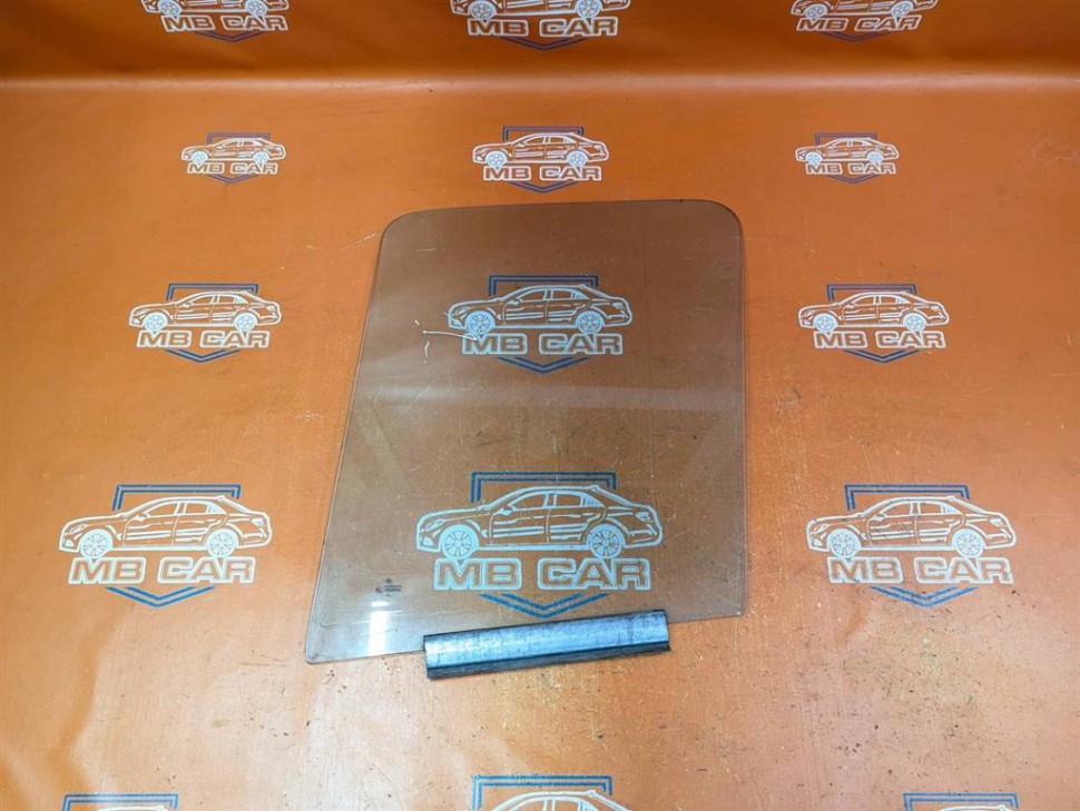 Стекло переднее левое MERCEDES-BENZ Sprinter W901-905 (1995 - 2006) фото 1 — Разборка Мерседес