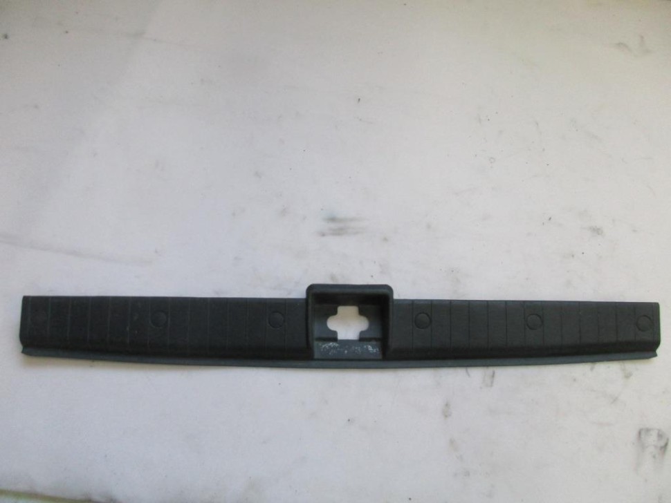 Накладка замка багажника MERCEDES-BENZ M-класс W163 рестайлинг (2001 - 2005) фото 1 — Разборка Мерседес