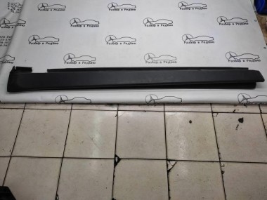 Порог пластиковый левый MERCEDES-BENZ M-класс W164 (2005 - 2008) — Разборка Мерседес