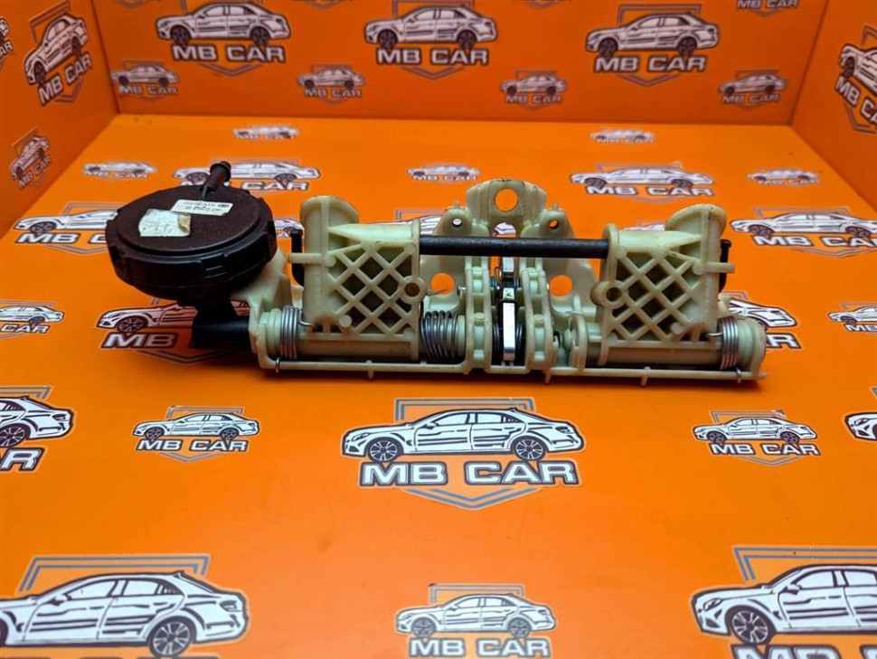 Механизм подголовника MERCEDES-BENZ S-класс W220 рестайлинг (2002 - 2005) фото 1 — Разборка Мерседес