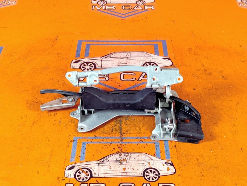 Петля двери MERCEDES-BENZ CL-класс C215 (1999 - 2002) фото 1 &mdash; Разборка Мерседес