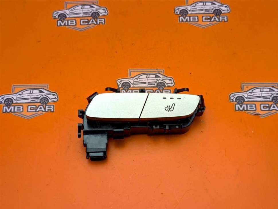 Кнопка обогрева сидений MERCEDES-BENZ C-класс AMG W205/S205/C205/A205 (2014 - 2018) фото 1 — Разборка Мерседес