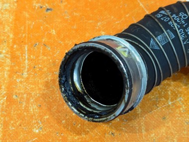 Патрубок интеркулера MERCEDES-BENZ C-класс W203/S203/CL203 рестайлинг (2004 - 2008) — Разборка Мерседес