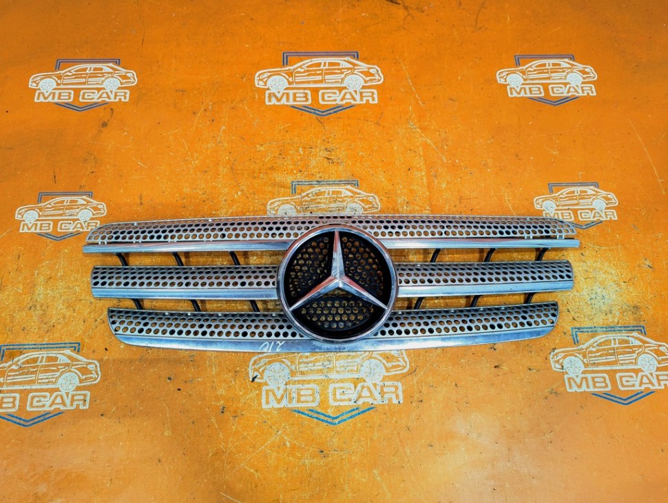 Решетка радиатора MERCEDES-BENZ M-класс W163 рестайлинг (2001 - 2005) фото 1 — Разборка Мерседес