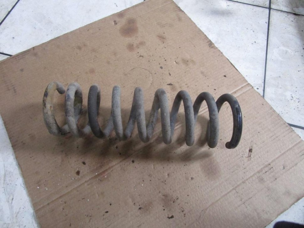 Пружина задняя MERCEDES-BENZ E-класс W210/S210 рестайлинг (1999 - 2003) фото 1 — Разборка Мерседес