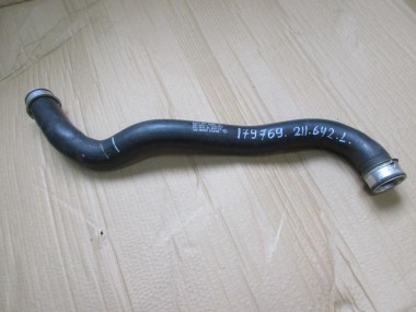 Патрубок радиатора MERCEDES-BENZ E-класс W211/S211 (2002 - 2006) — Разборка Мерседес