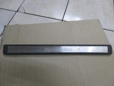 Накладка порога внутренняя MERCEDES-BENZ E-класс W211/S211 (2002 - 2006) — Разборка Мерседес