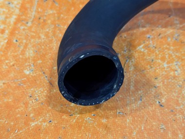 Патрубок радиатора MERCEDES-BENZ E-класс W211/S211 (2002 - 2006) — Разборка Мерседес