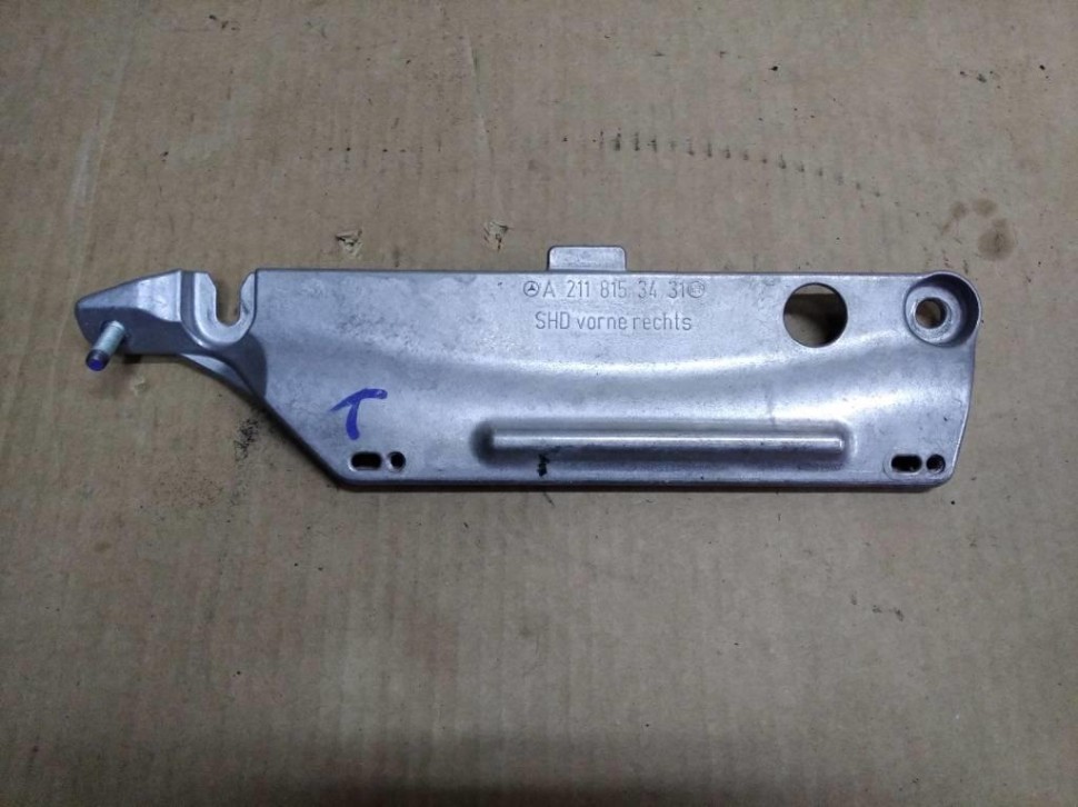 Кронштейн MERCEDES-BENZ E-класс W211/S211 (2002 - 2006) фото 1 — Разборка Мерседес