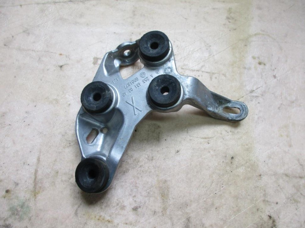 Кронштейн блока ABS MERCEDES-BENZ GLC-класс X253 (2015 - 2019) фото 1 — Разборка Мерседес