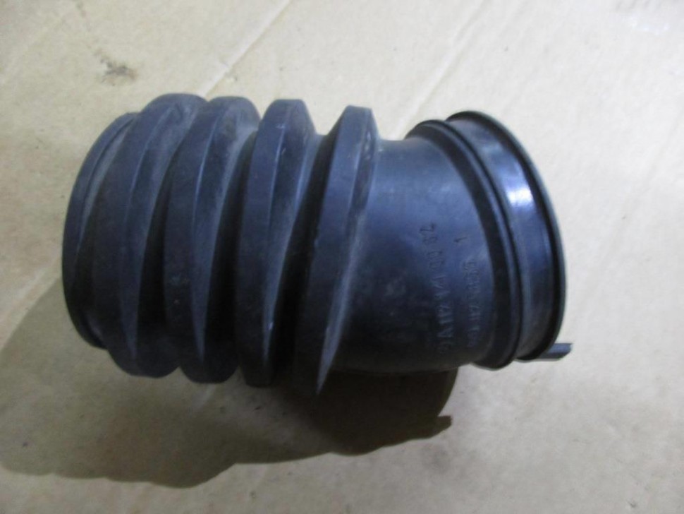 Патрубок воздушный MERCEDES-BENZ E-класс W210/S210 (1995 - 1999) фото 1 — Разборка Мерседес