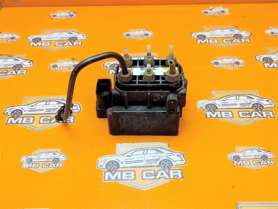 Блок клапанов пневмоподвески MERCEDES-BENZ E-класс W213/S213/C238/A238 (2016 - 2021) фото 1 — Разборка Мерседес