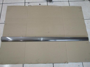 Молдинг двери MERCEDES-BENZ E-класс W211/S211 рестайлинг (2006 - 2009) — Разборка Мерседес