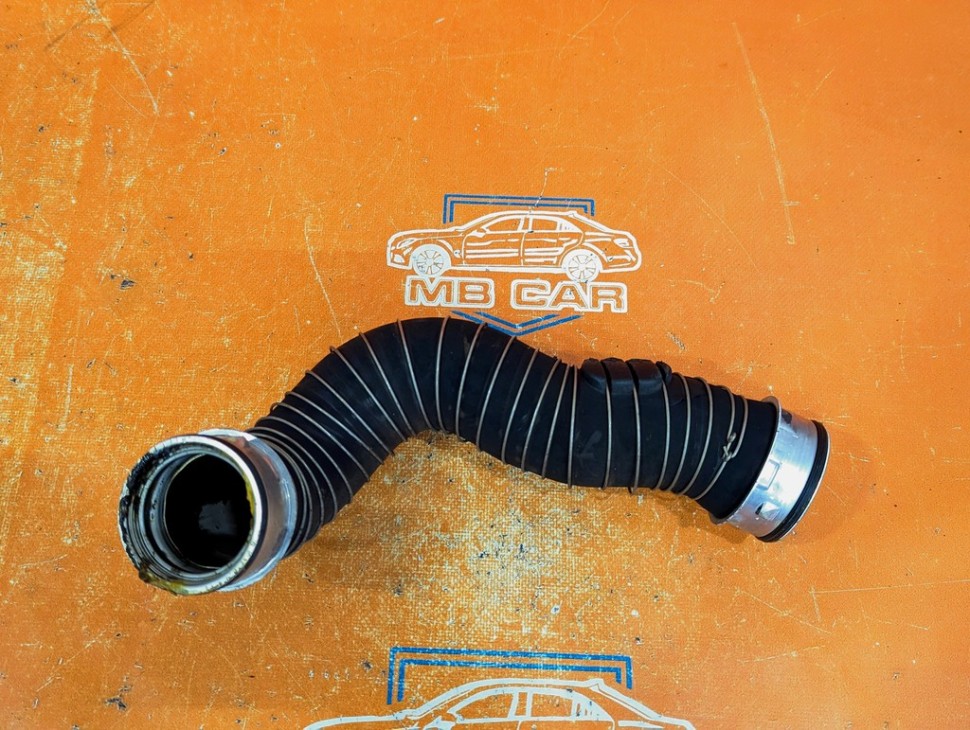 Патрубок интеркулера MERCEDES-BENZ C-класс W203/S203/CL203 рестайлинг (2004 - 2008) фото 1 — Разборка Мерседес