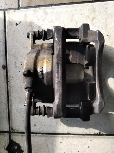 Суппорт передний правый MERCEDES-BENZ CLA-класс C117/X117 (2013 - 2016) — Разборка Мерседес