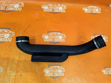 Патрубок впускного коллектора MERCEDES-BENZ C-класс W202/S202 (1993 - 1997) — Разборка Мерседес