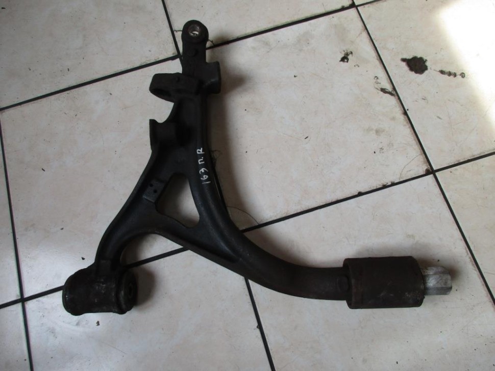 Рычаг передний нижний правый MERCEDES-BENZ M-класс W163 рестайлинг (2001 - 2005) фото 1 — Разборка Мерседес
