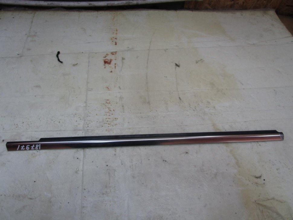 Молдинг стекла двери MERCEDES-BENZ E-класс W212/S212/C207/A207 (2009 - 2013) фото 1 — Разборка Мерседес