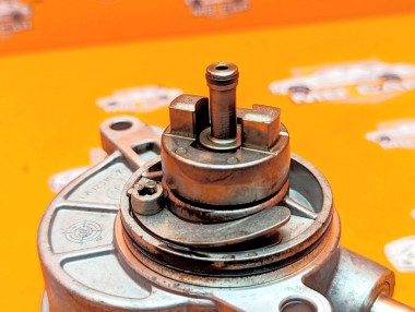 Насос вакуумный MERCEDES-BENZ E-класс W211/S211 (2002 - 2006) — Разборка Мерседес