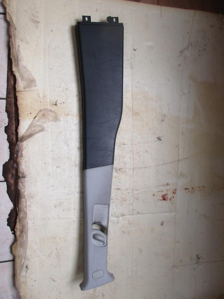 Накладка средней стойки MERCEDES-BENZ M-класс W163 рестайлинг (2001 - 2005) фото 1 — Разборка Мерседес