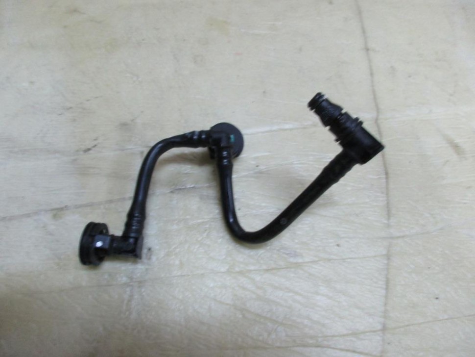 Трубка вентиляции расширительного бака MERCEDES-BENZ CLS-класс C257 (2017 - 2021) фото 1 — Разборка Мерседес