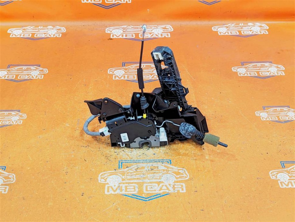 Замок двери передней правой MERCEDES-BENZ C-класс W204/S204 (2006 - 2011) фото 1 — Разборка Мерседес