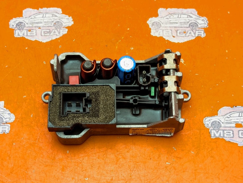 Реле моторчика печки MERCEDES-BENZ CLK-класс C209/A209 (2002 - 2005) фото 1 — Разборка Мерседес