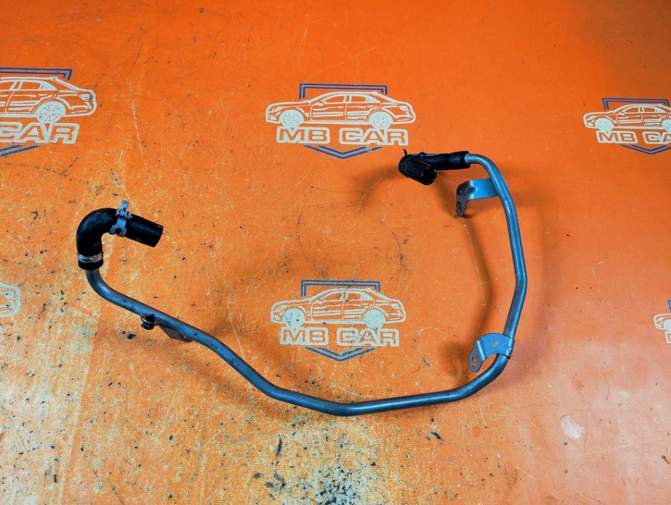 Трубка ОЖ MERCEDES-BENZ CLA-класс C117/X117 рестайлинг (2016 - 2019) фото 1 — Разборка Мерседес
