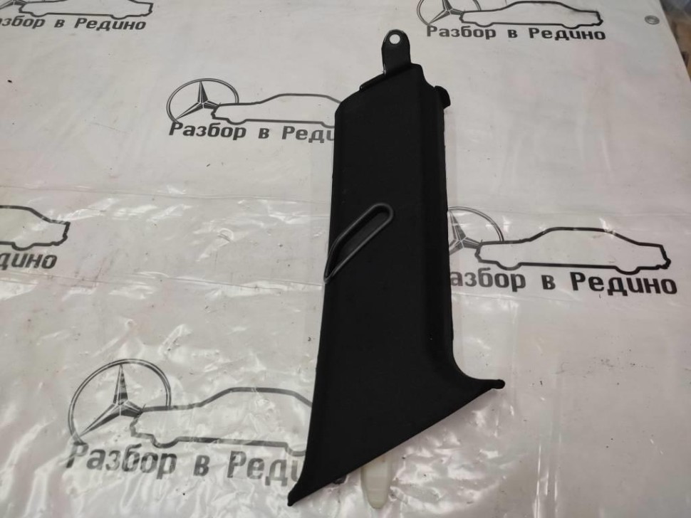 Накладка задней стойки MERCEDES-BENZ R-класс W251 (2005 - 2007) фото 1 — Разборка Мерседес