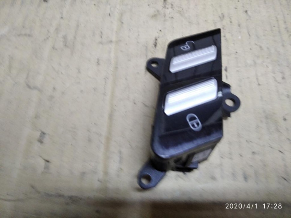Кнопка блокировки дверей MERCEDES-BENZ S-класс W221 (2005 - 2009) фото 1 — Разборка Мерседес