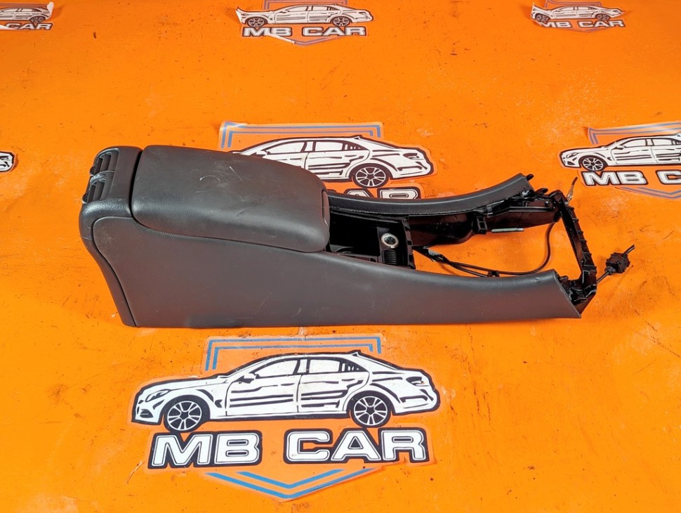 Подлокотник MERCEDES-BENZ C-класс W203/S203/CL203 (2000 - 2004) фото 1 &mdash; Разборка Мерседес