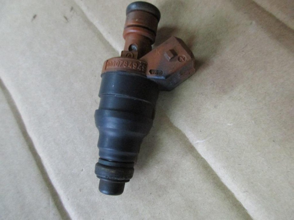 Форсунка БЕНЗИН MERCEDES-BENZ W124 W124/S124/C124/A124 (1984 - 1993) фото 1 — Разборка Мерседес
