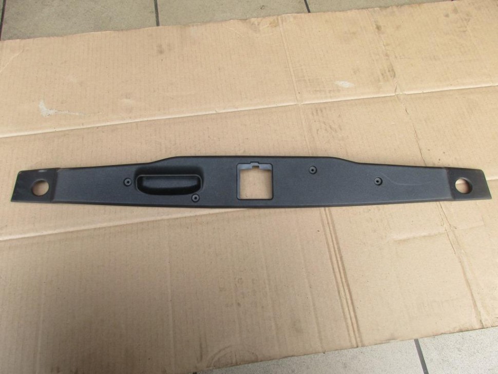 Накладка крышки багажника MERCEDES-BENZ S-класс W220 (1998 - 2005) фото 1 — Разборка Мерседес